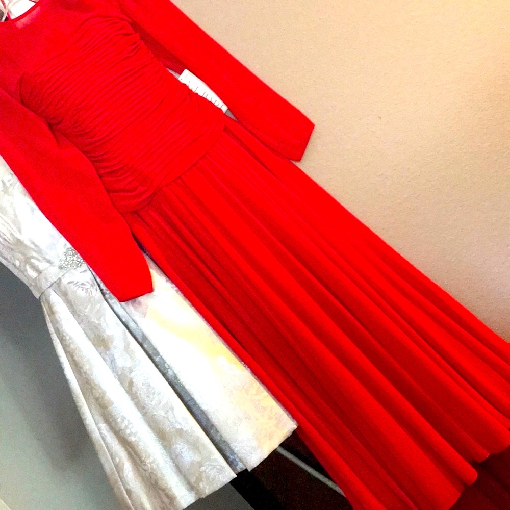 AJ Barrí-Gorgeous red dress frm Neiman Marcus-NWT - Picture 2 of 8